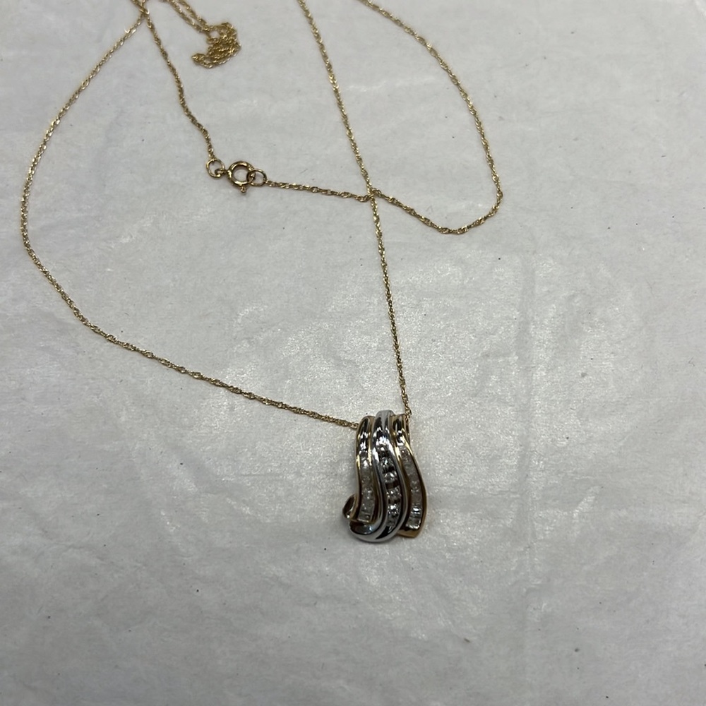 Round Diamonds 10K Gold Pendant - Picture 4 of 7